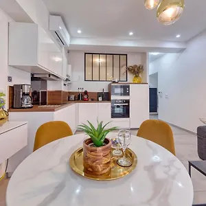  Appartement Chic & Cosy In Hyper Center, Parking Free & Air Conditioned & Wifi